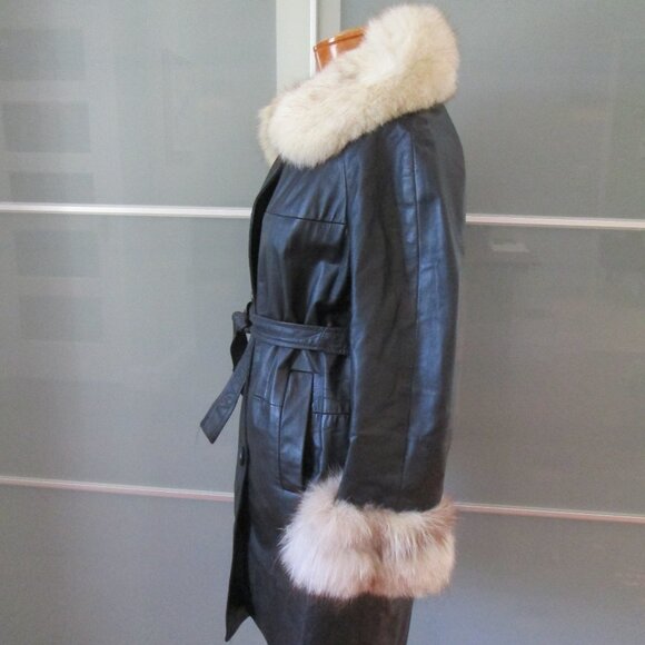 *SOLD* Vintage 70s Jacket Leather Belted Trench Coat Fur Collar / Cuffs Black - Picture 3 of 9